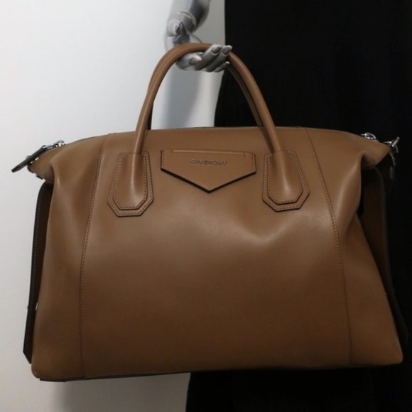 Givenchy Handbags - Givenchy Antigona Soft Medium Satchel